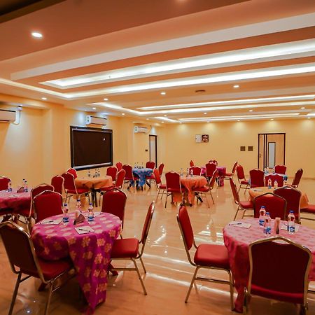 Prasant On Beach Resort !! Lift - Wifi -Restaurant-Parking Facilities-Newly Decorated Room !! ماندارموني المظهر الخارجي الصورة