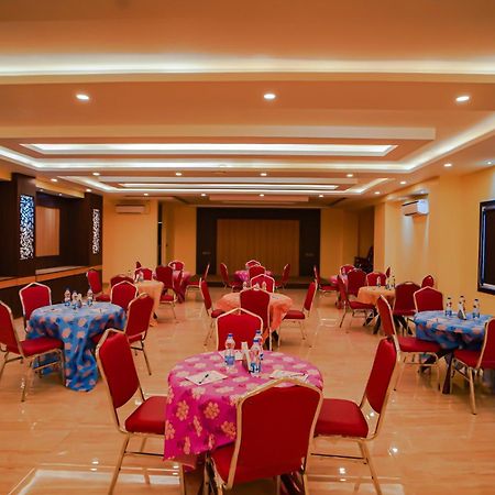 Prasant On Beach Resort !! Lift - Wifi -Restaurant-Parking Facilities-Newly Decorated Room !! ماندارموني المظهر الخارجي الصورة
