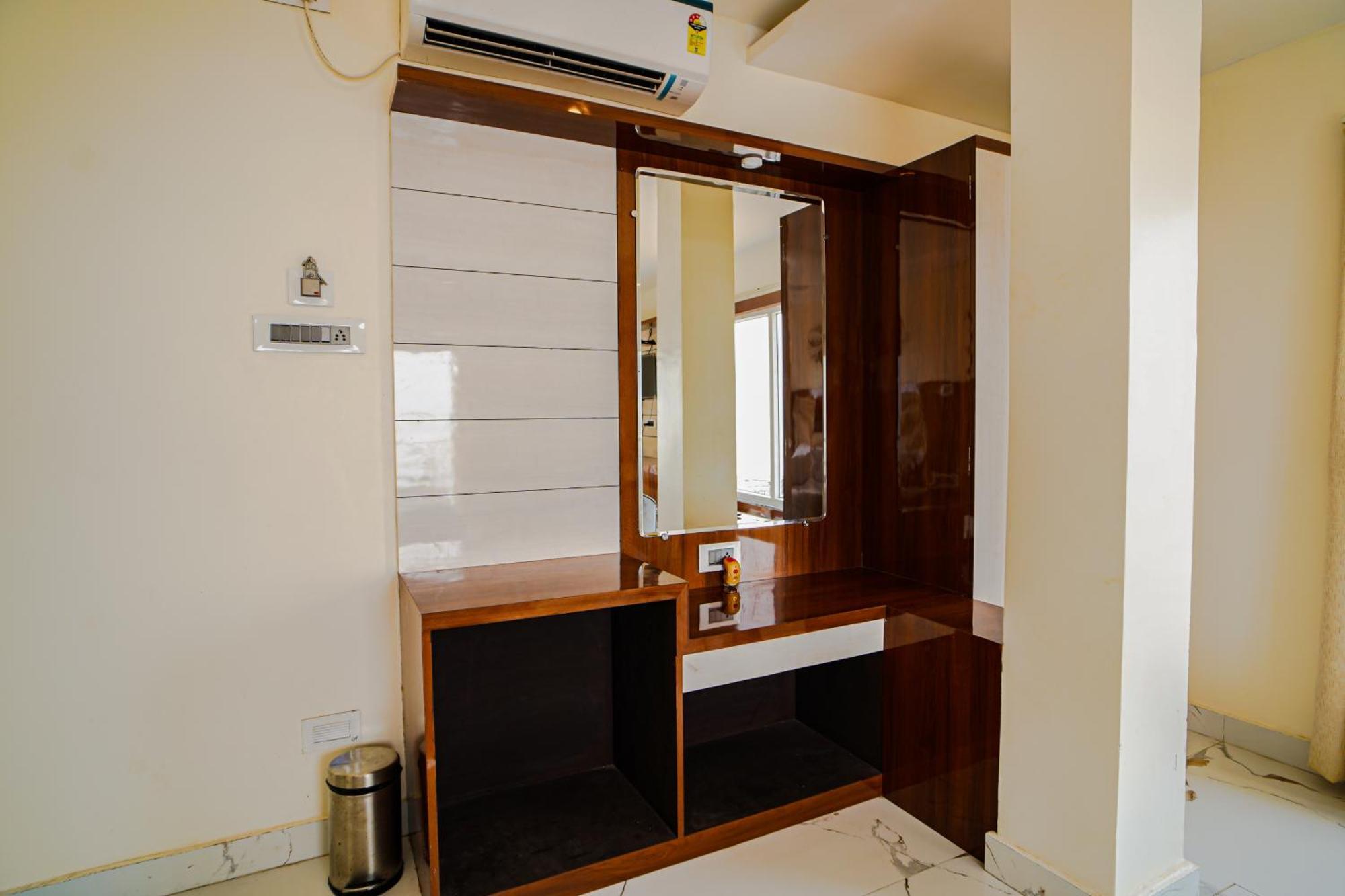 Prasant On Beach Resort !! Lift - Wifi -Restaurant-Parking Facilities-Newly Decorated Room !! ماندارموني المظهر الخارجي الصورة