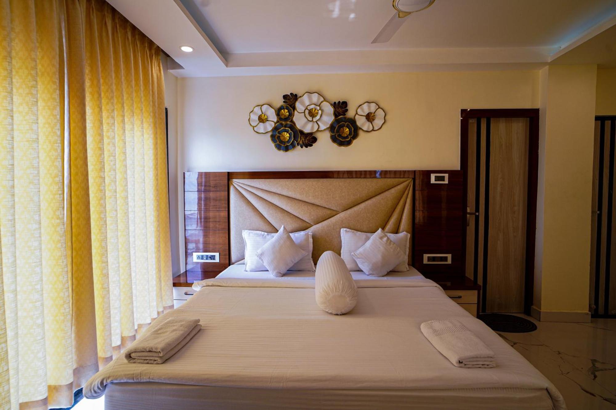 Prasant On Beach Resort !! Lift - Wifi -Restaurant-Parking Facilities-Newly Decorated Room !! ماندارموني المظهر الخارجي الصورة