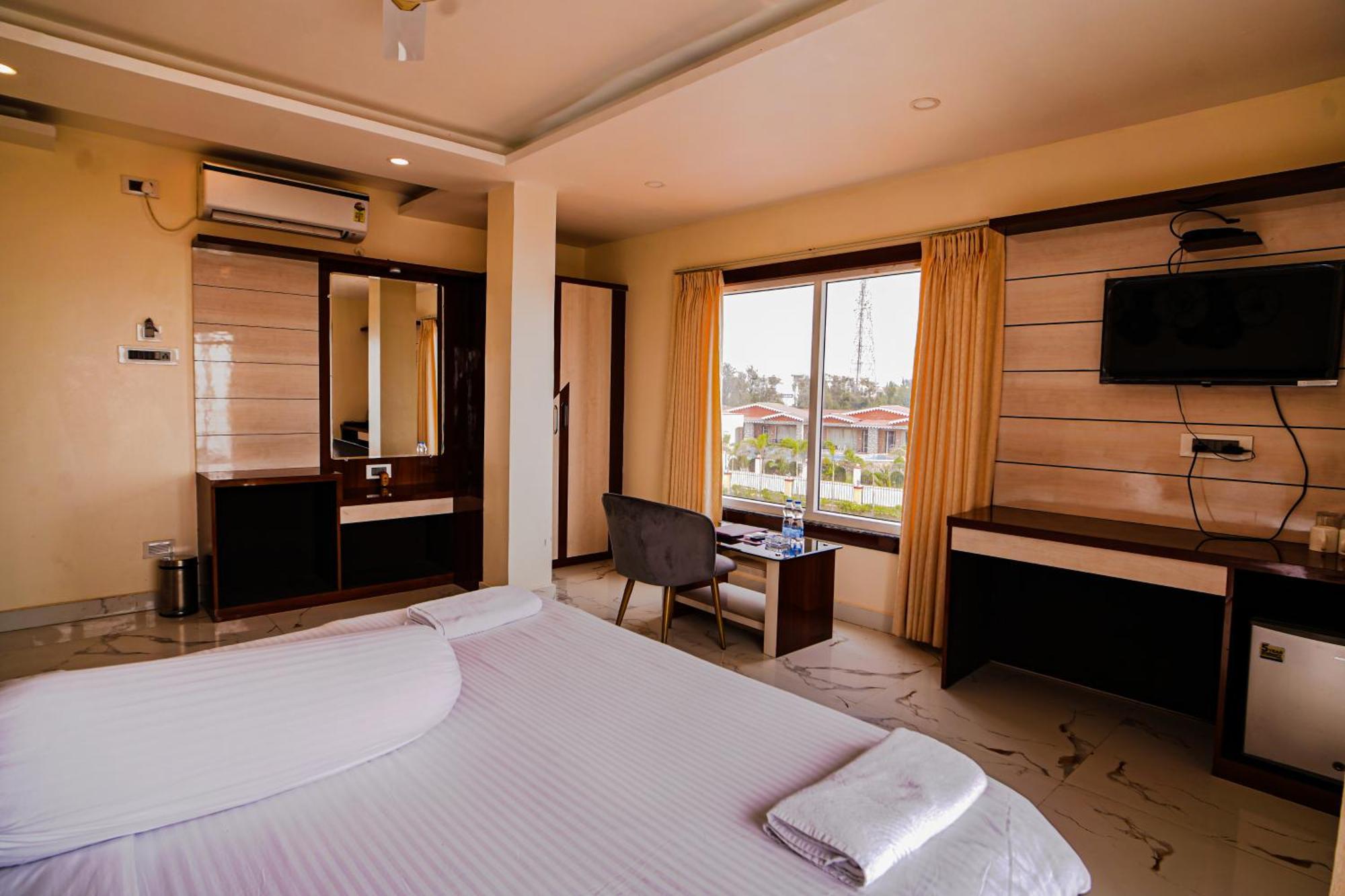 Prasant On Beach Resort !! Lift - Wifi -Restaurant-Parking Facilities-Newly Decorated Room !! ماندارموني المظهر الخارجي الصورة