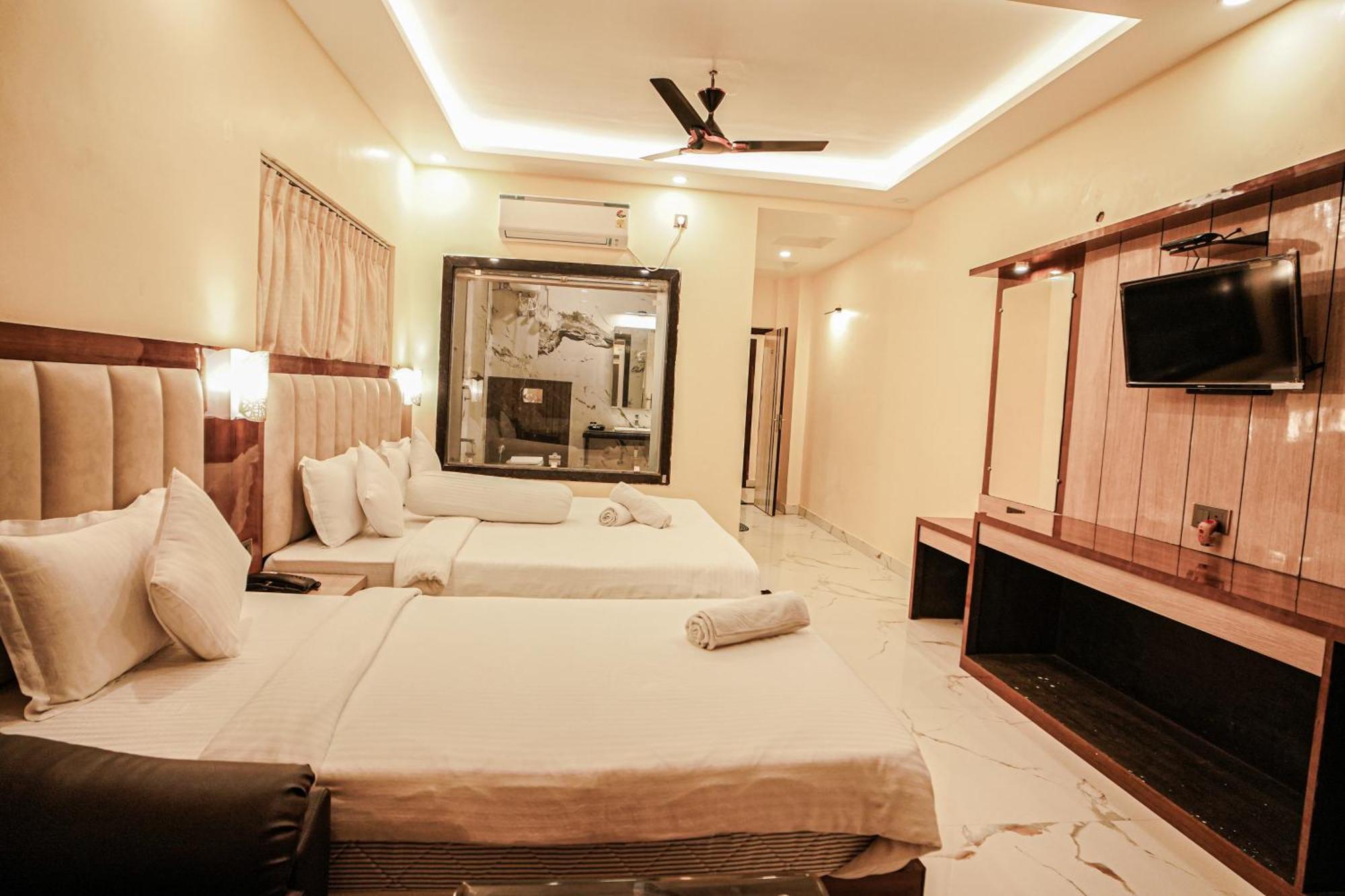 Prasant On Beach Resort !! Lift - Wifi -Restaurant-Parking Facilities-Newly Decorated Room !! ماندارموني المظهر الخارجي الصورة