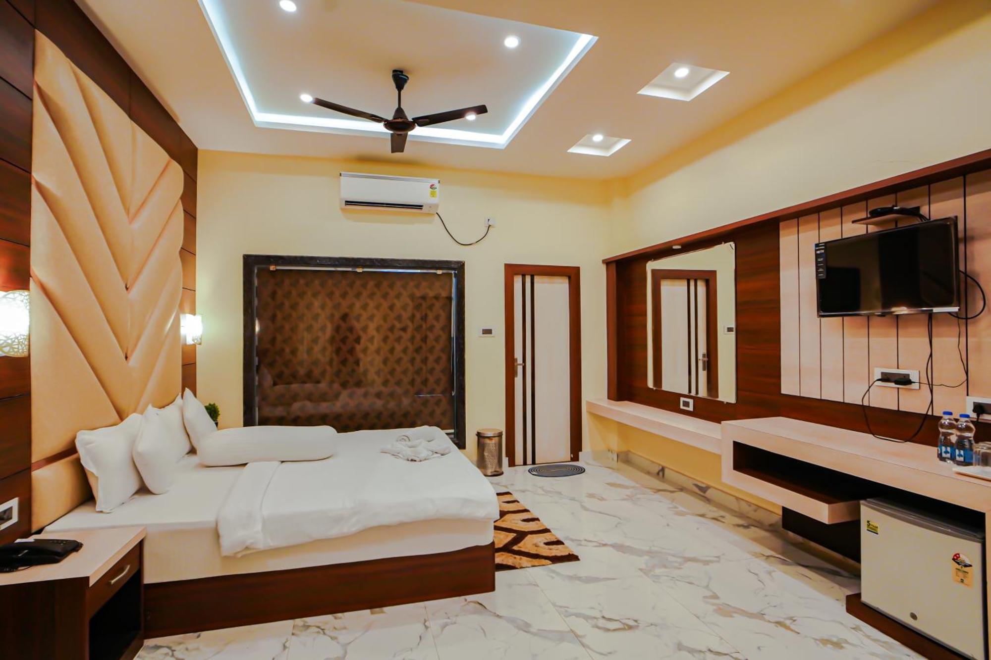 Prasant On Beach Resort !! Lift - Wifi -Restaurant-Parking Facilities-Newly Decorated Room !! ماندارموني المظهر الخارجي الصورة