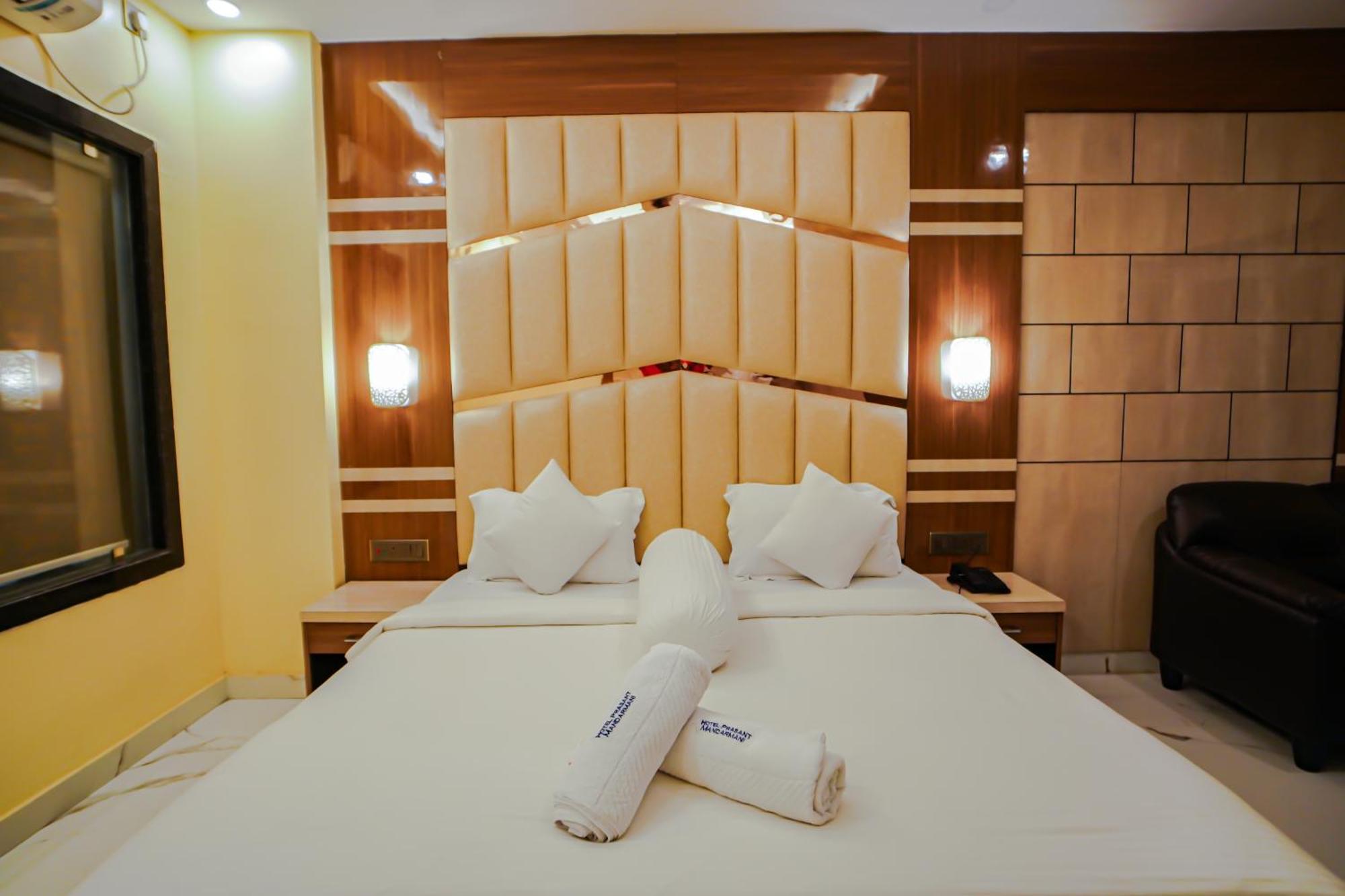 Prasant On Beach Resort !! Lift - Wifi -Restaurant-Parking Facilities-Newly Decorated Room !! ماندارموني المظهر الخارجي الصورة