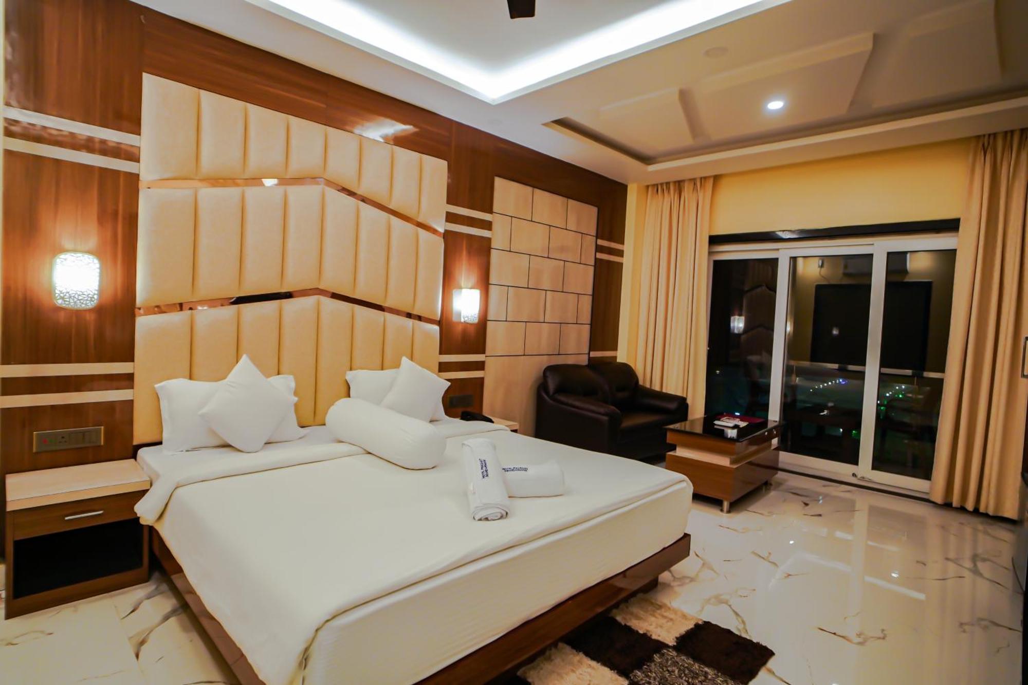 Prasant On Beach Resort !! Lift - Wifi -Restaurant-Parking Facilities-Newly Decorated Room !! ماندارموني المظهر الخارجي الصورة