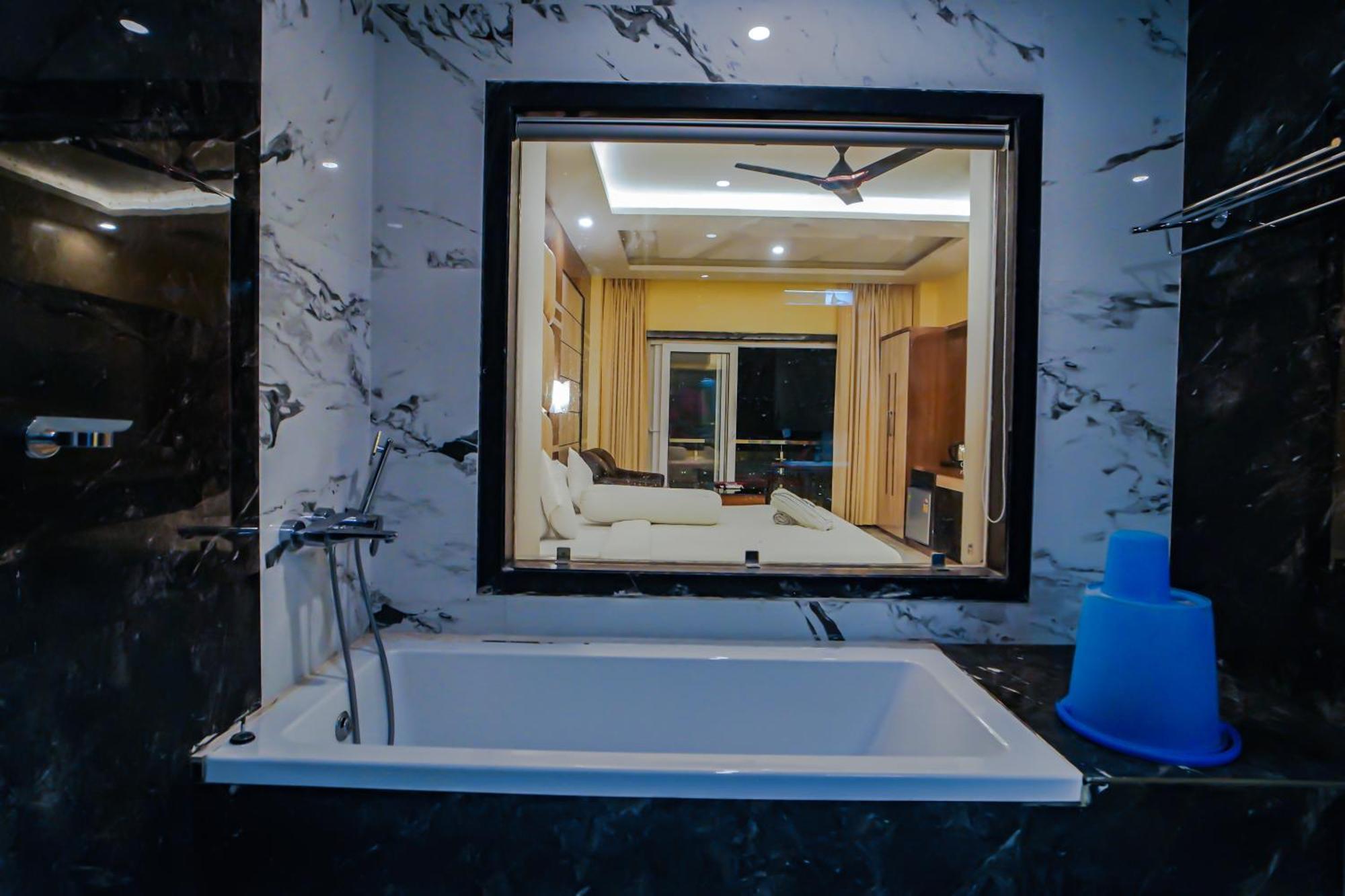 Prasant On Beach Resort !! Lift - Wifi -Restaurant-Parking Facilities-Newly Decorated Room !! ماندارموني المظهر الخارجي الصورة