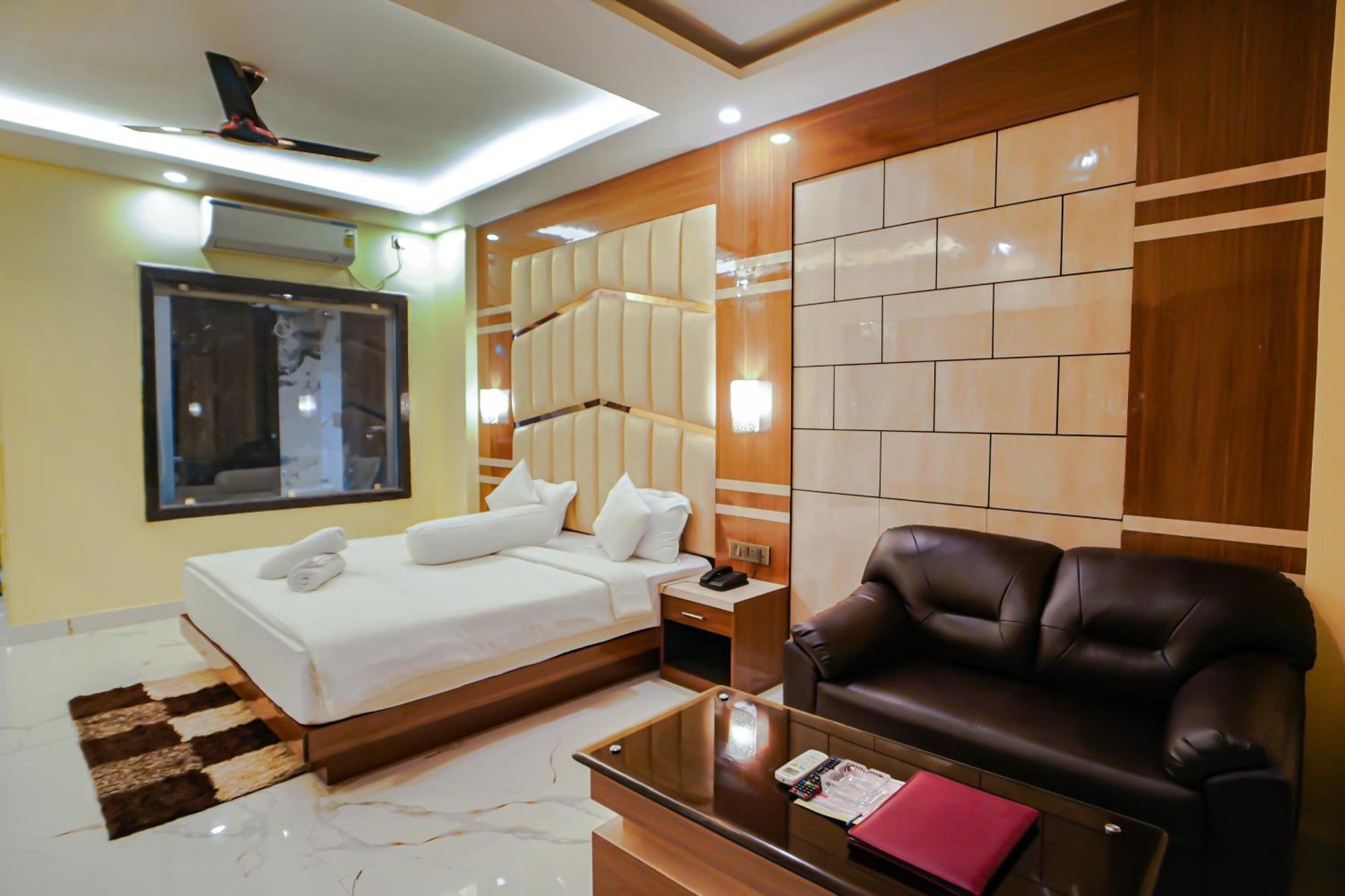 Prasant On Beach Resort !! Lift - Wifi -Restaurant-Parking Facilities-Newly Decorated Room !! ماندارموني المظهر الخارجي الصورة