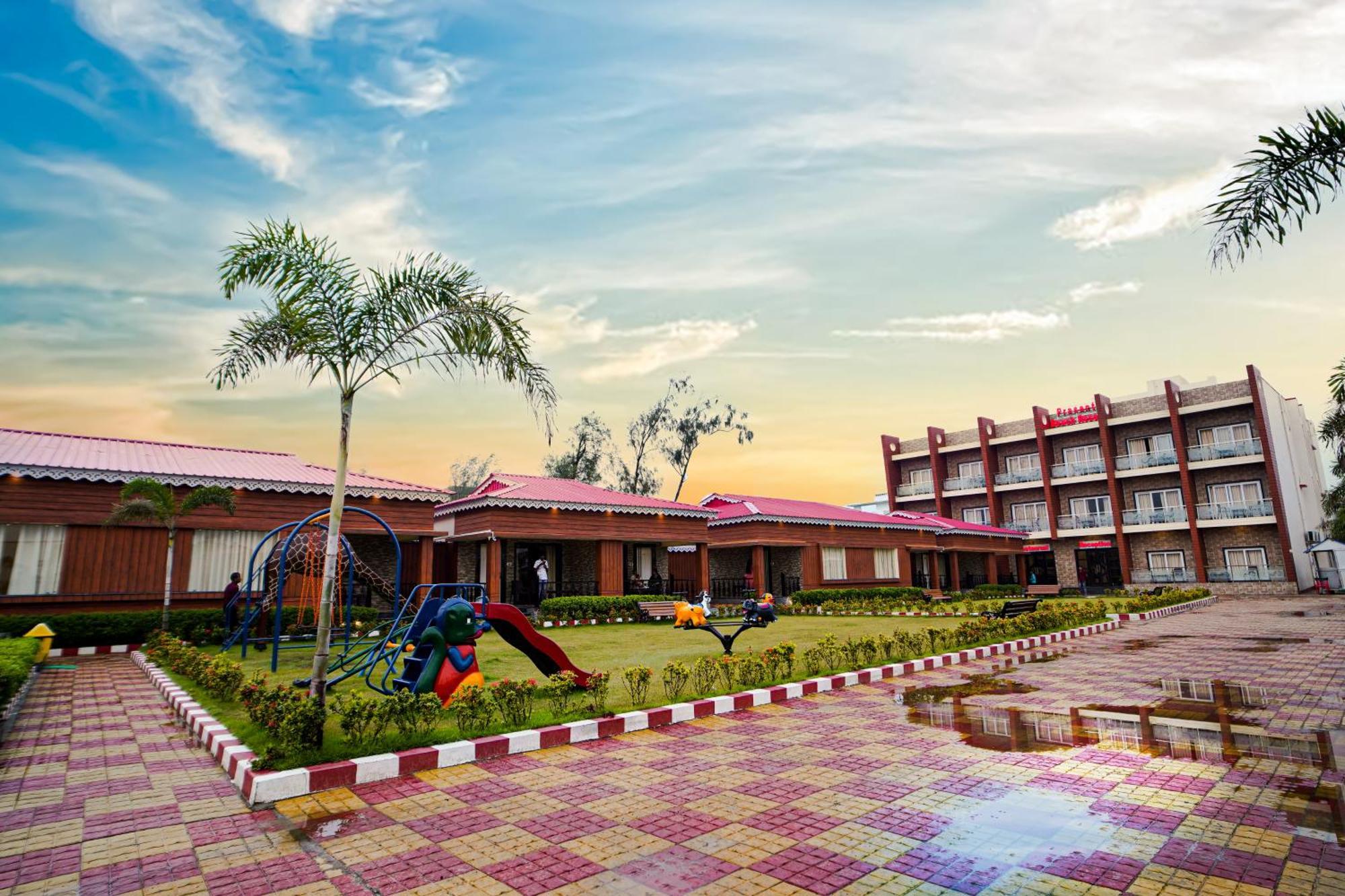 Prasant On Beach Resort !! Lift - Wifi -Restaurant-Parking Facilities-Newly Decorated Room !! ماندارموني المظهر الخارجي الصورة