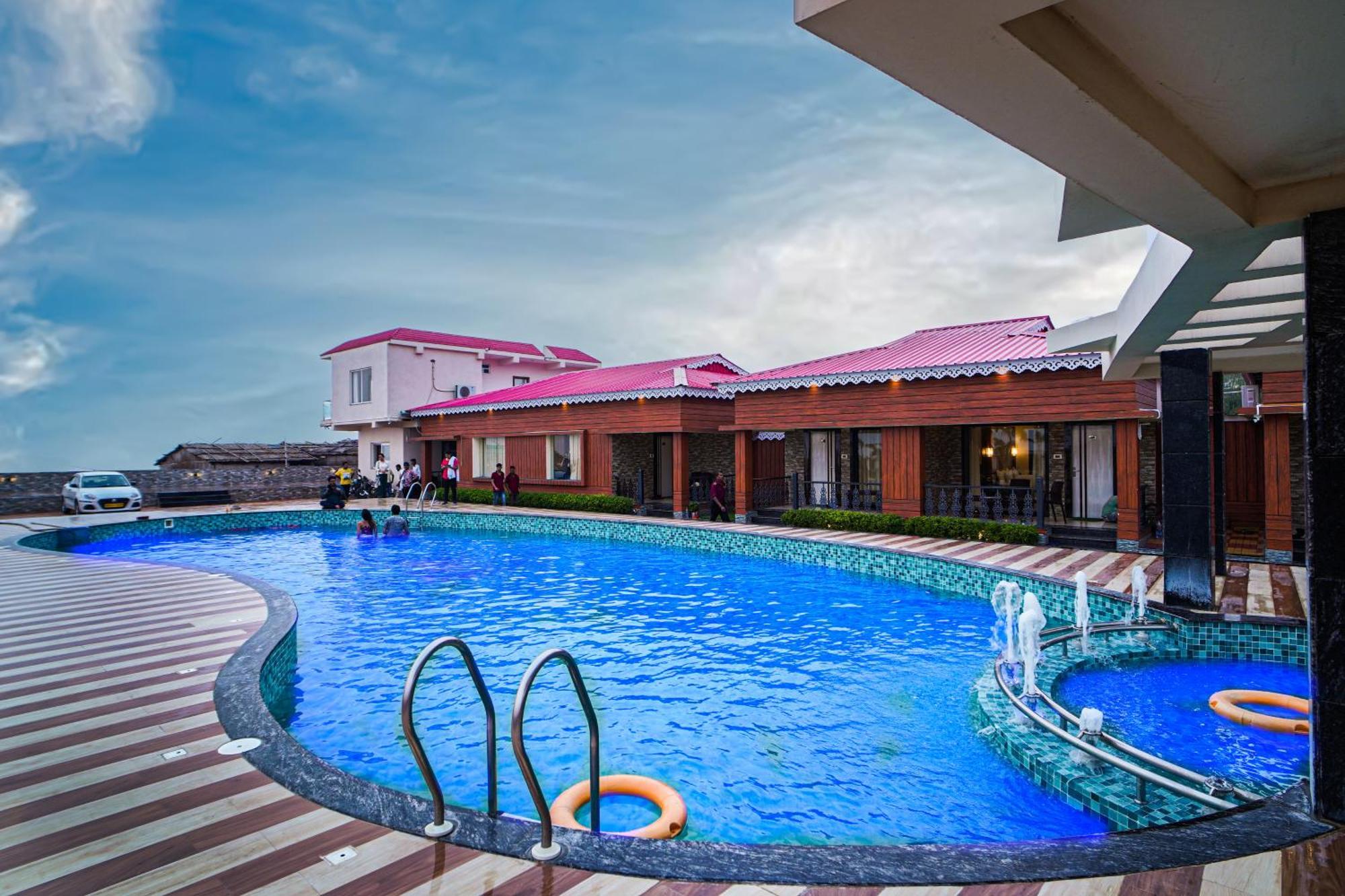 Prasant On Beach Resort !! Lift - Wifi -Restaurant-Parking Facilities-Newly Decorated Room !! ماندارموني المظهر الخارجي الصورة