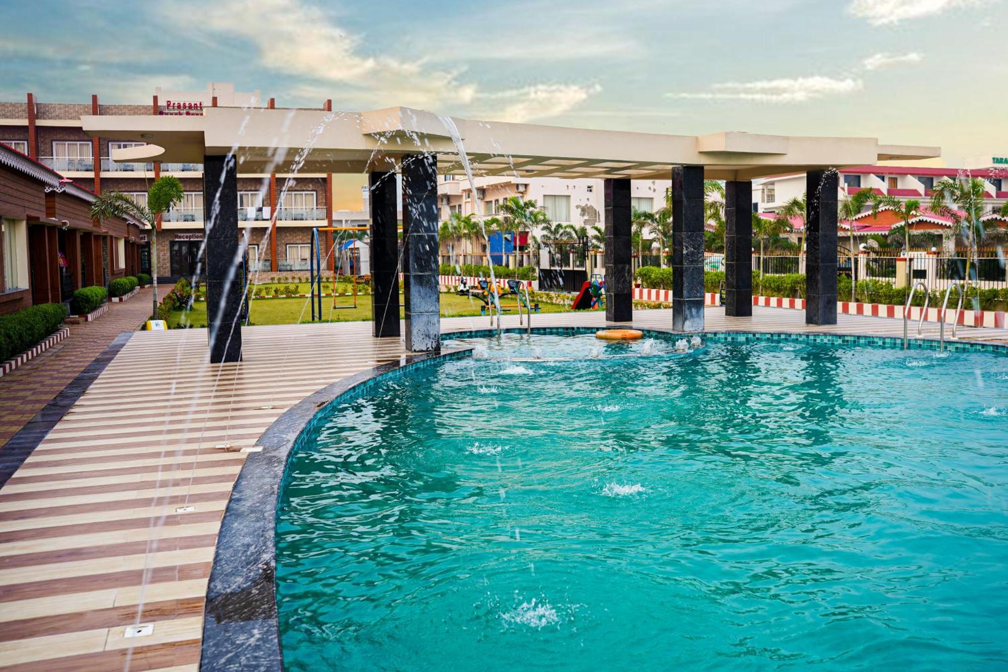 Prasant On Beach Resort !! Lift - Wifi -Restaurant-Parking Facilities-Newly Decorated Room !! ماندارموني المظهر الخارجي الصورة