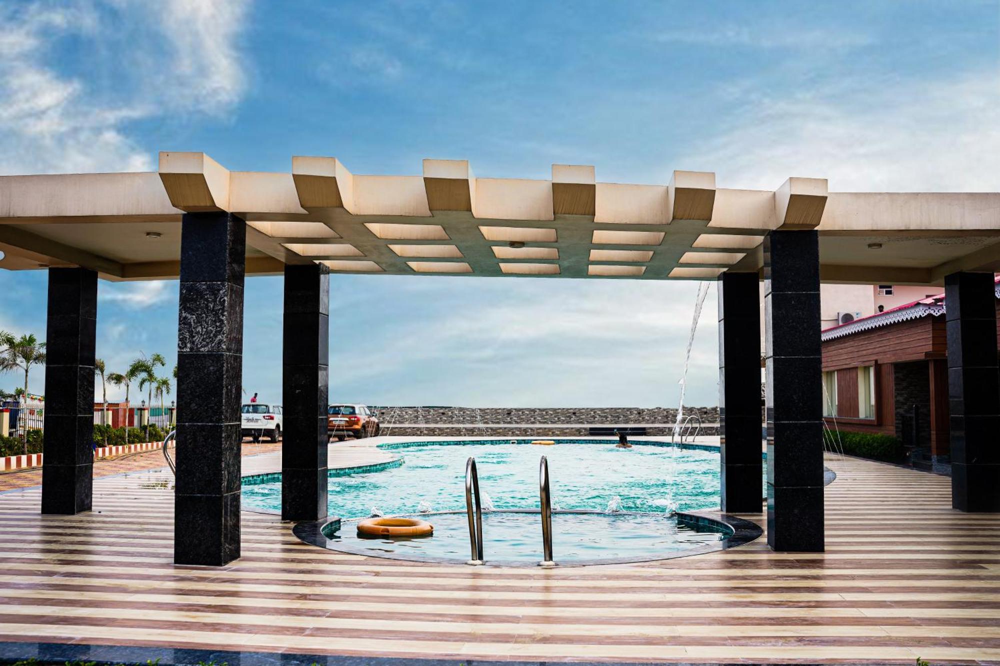Prasant On Beach Resort !! Lift - Wifi -Restaurant-Parking Facilities-Newly Decorated Room !! ماندارموني المظهر الخارجي الصورة