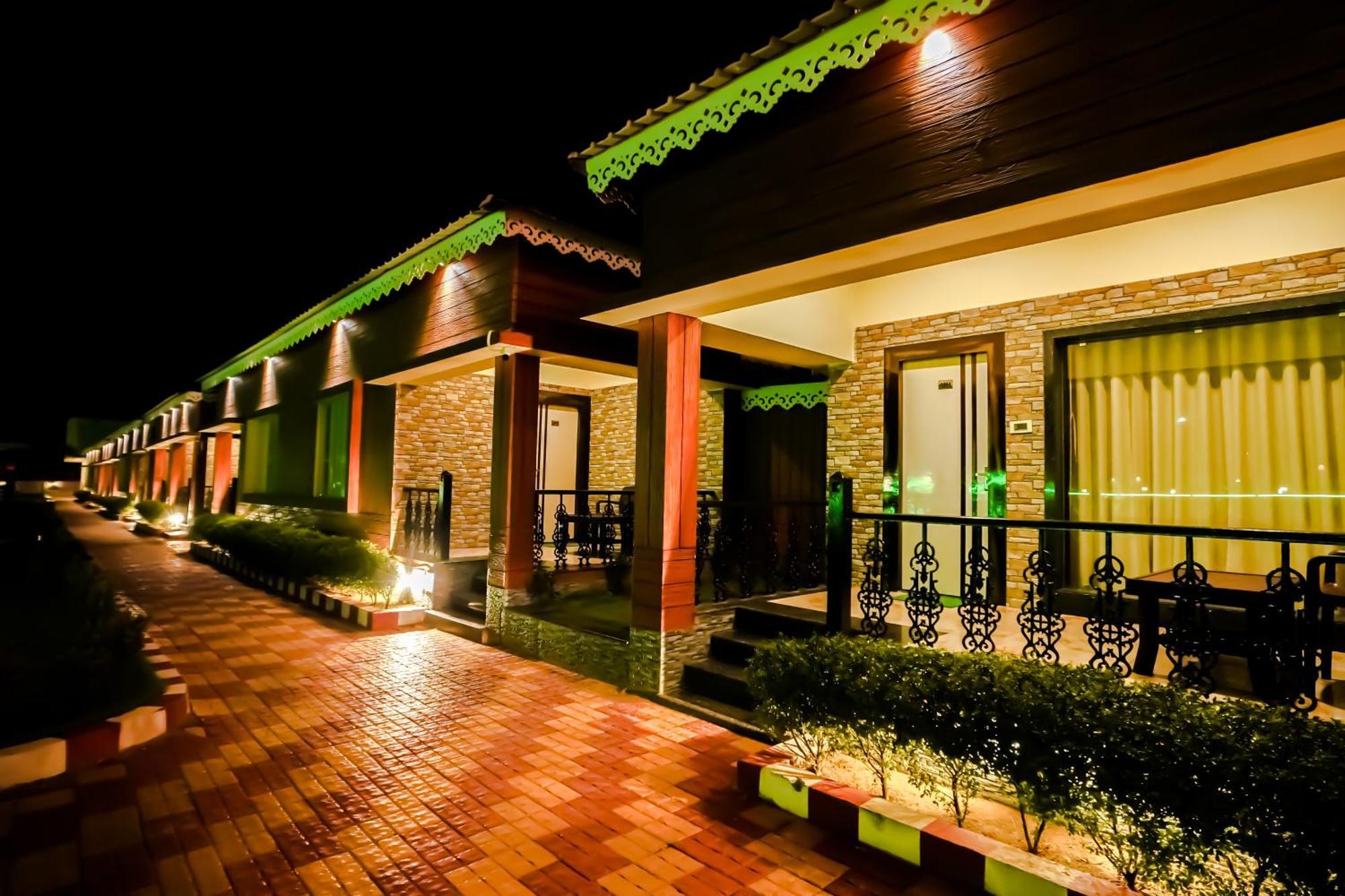 Prasant On Beach Resort !! Lift - Wifi -Restaurant-Parking Facilities-Newly Decorated Room !! ماندارموني المظهر الخارجي الصورة