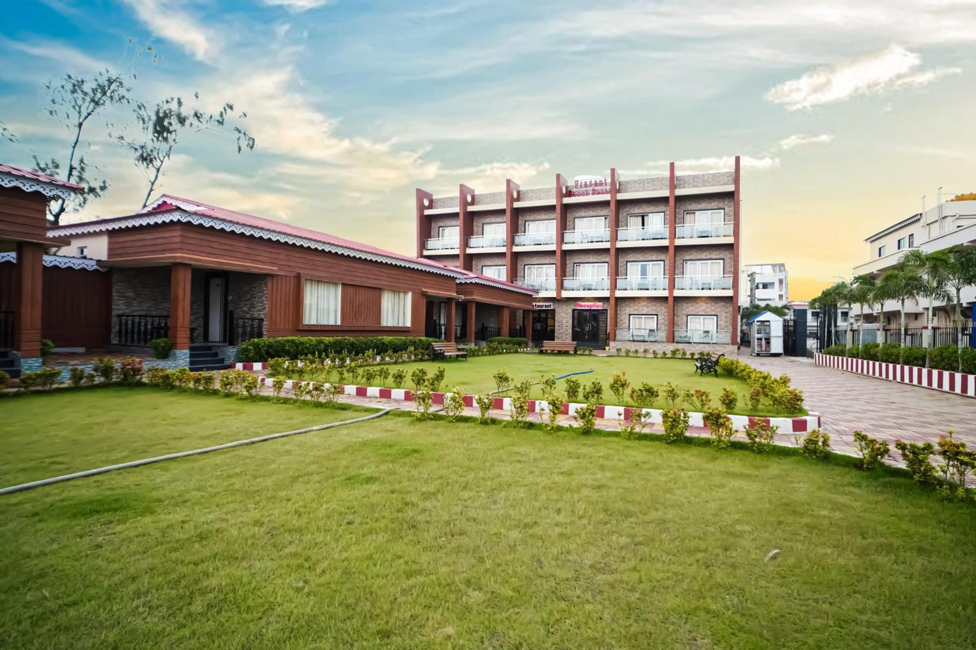 Prasant On Beach Resort !! Lift - Wifi -Restaurant-Parking Facilities-Newly Decorated Room !! ماندارموني المظهر الخارجي الصورة