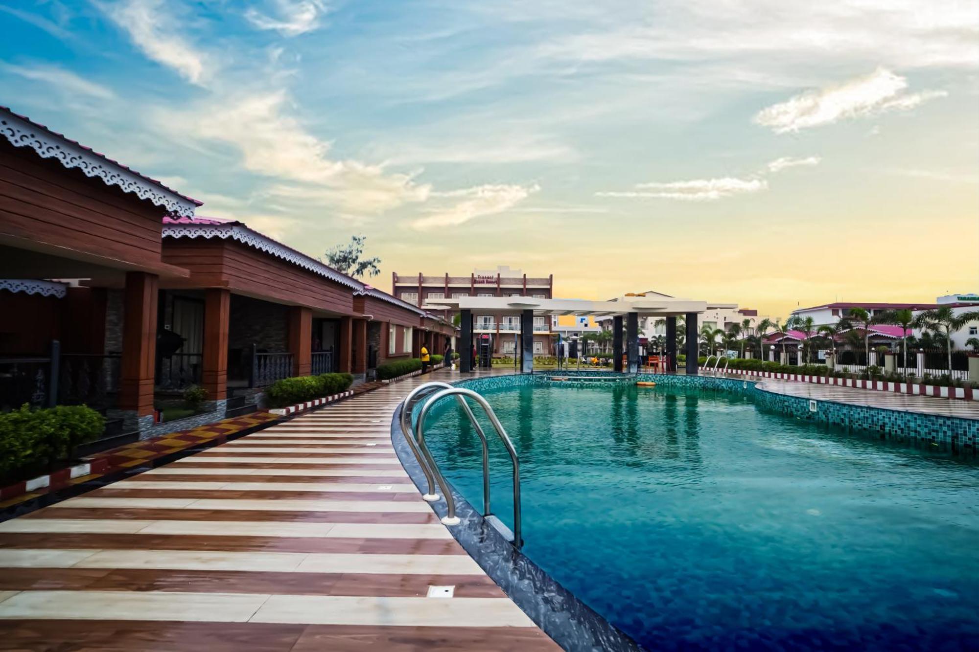 Prasant On Beach Resort !! Lift - Wifi -Restaurant-Parking Facilities-Newly Decorated Room !! ماندارموني المظهر الخارجي الصورة